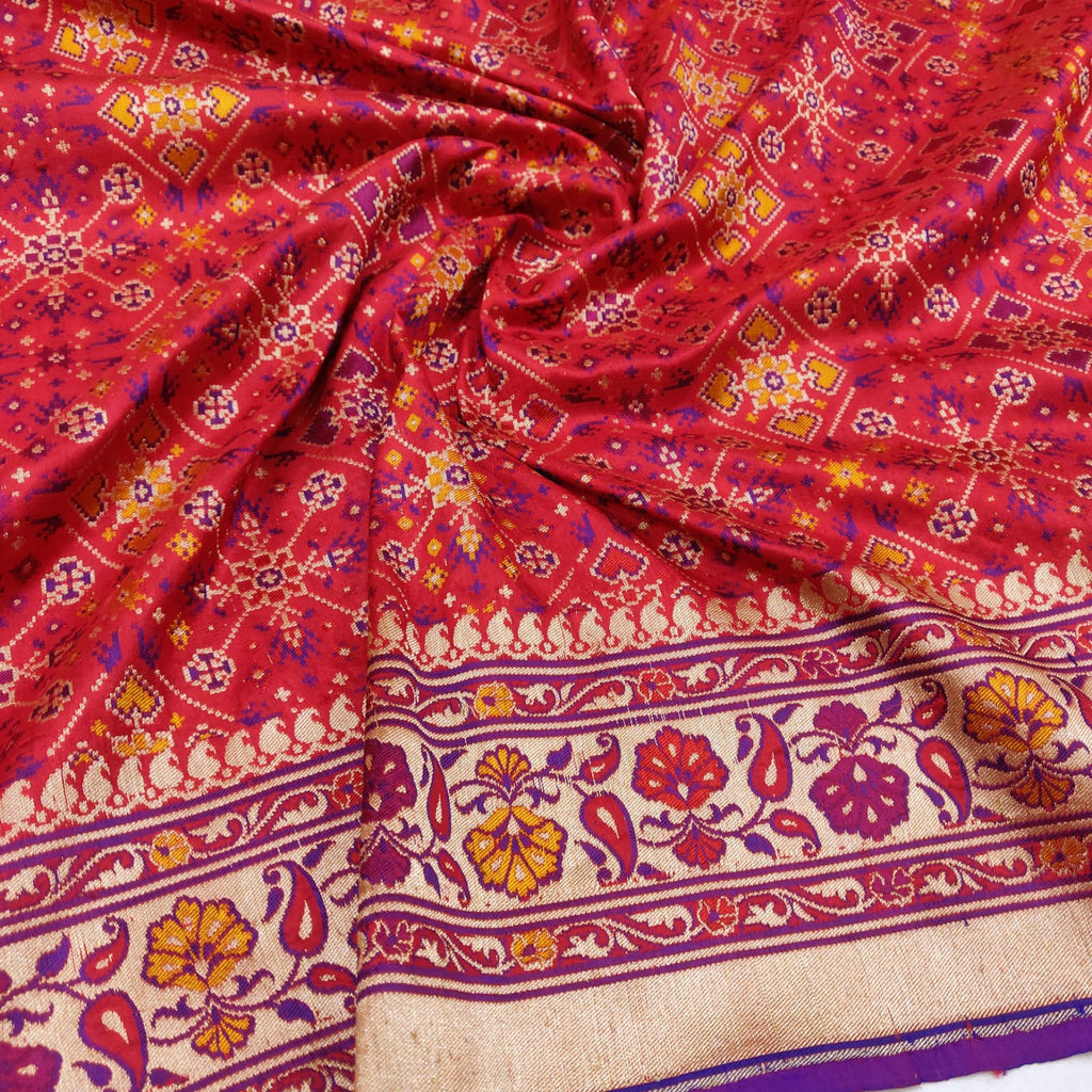 Red Colour Pure Katan Silk Handwoven Banarasi Saree