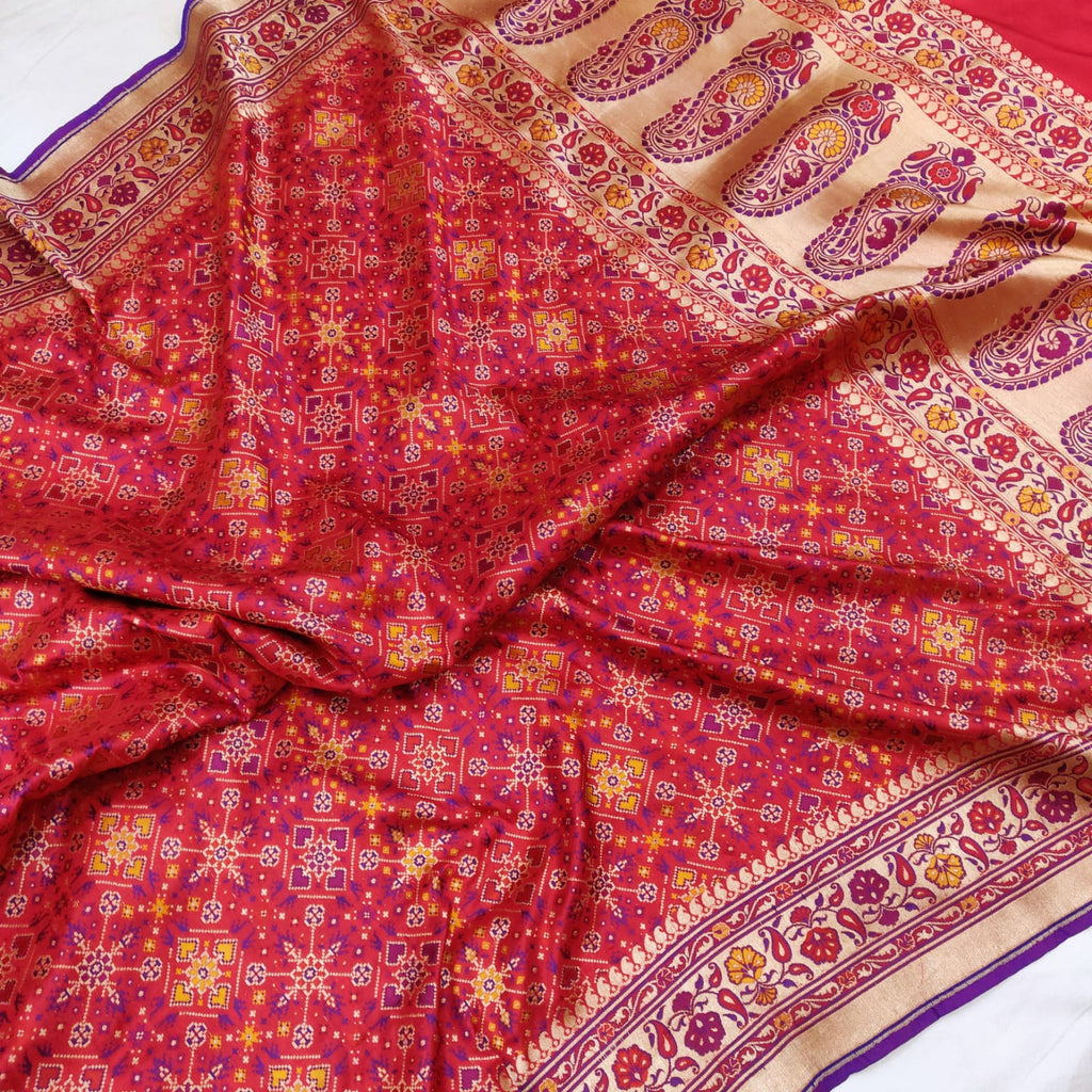 Red Colour Pure Katan Silk Handwoven Banarasi Saree