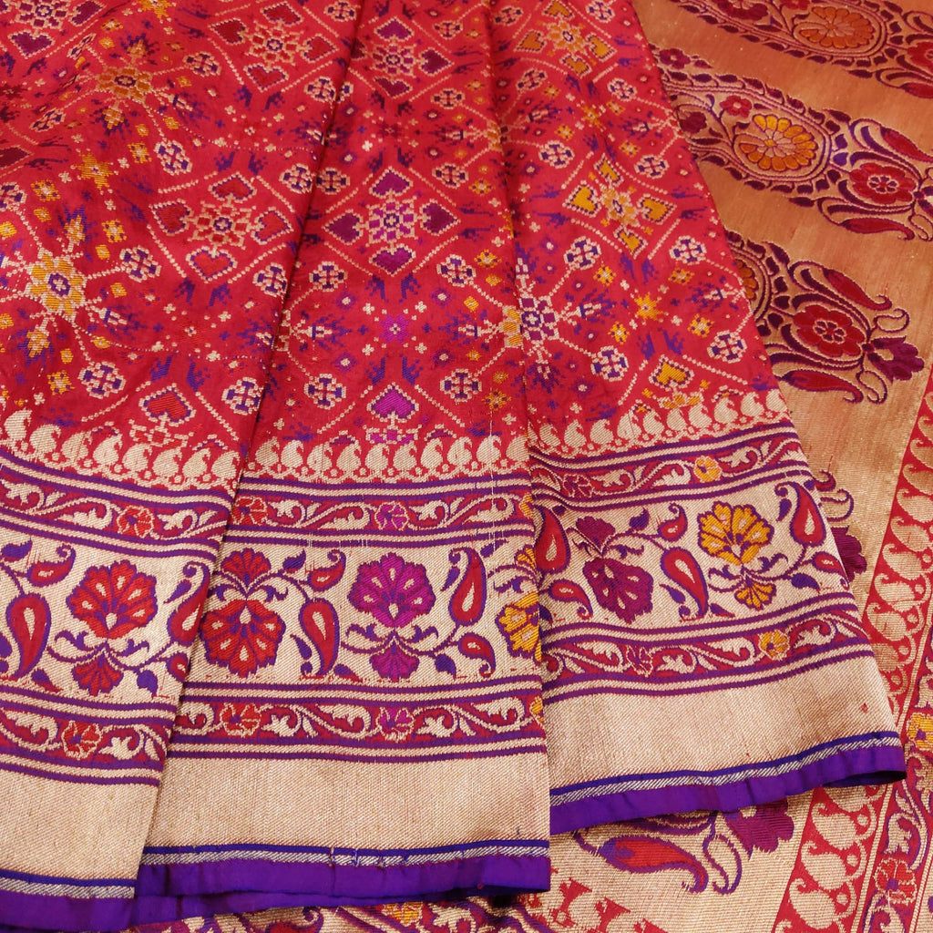 Red Colour Pure Katan Silk Handwoven Banarasi Saree