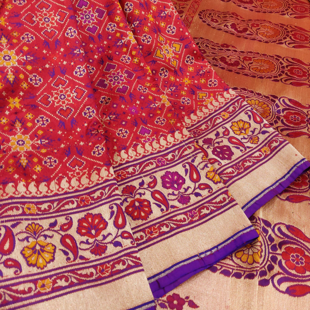 Red Colour Pure Katan Silk Handwoven Banarasi Saree