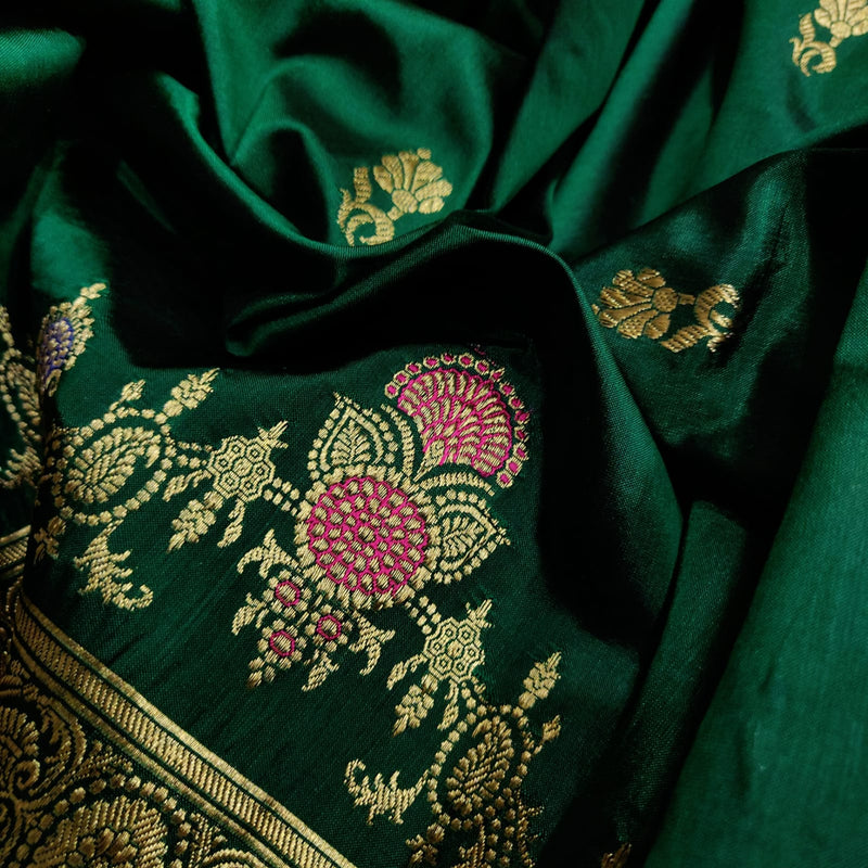 Bottle Green Colour Pure Katan Silk Handwoven Banarasi Saree