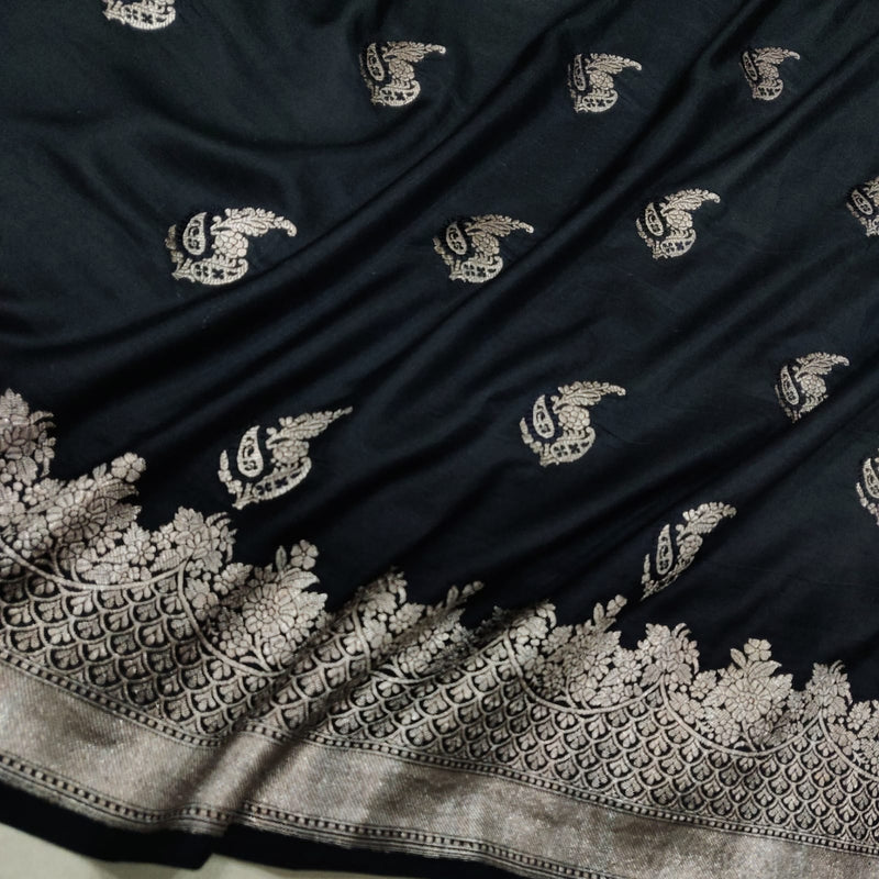 Black Color Pure Katan Silk Handwoven Banarasi Saree