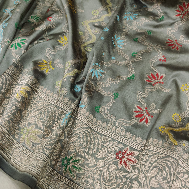 Gray Colour Pure Katan Silk Handwoven Banarasi Saree