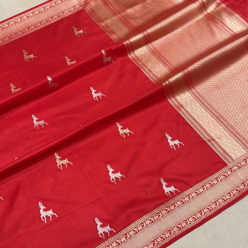 Red colour pure Mashru Silk Handwoven banarasi saree