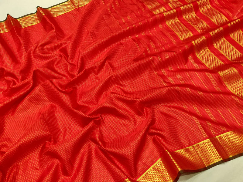 Red colour Pure Katan Silk Handwoven Banarasi Saree