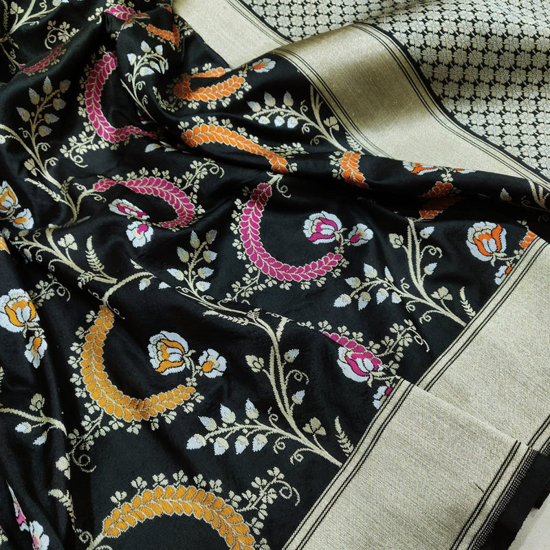 Black colour Pure Katan Silk Handwoven Banarasi Saree