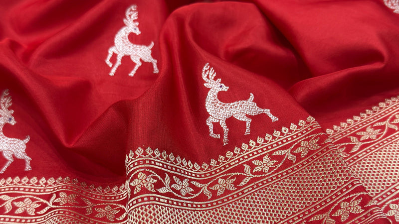 Red colour pure Mashru Silk Handwoven banarasi saree