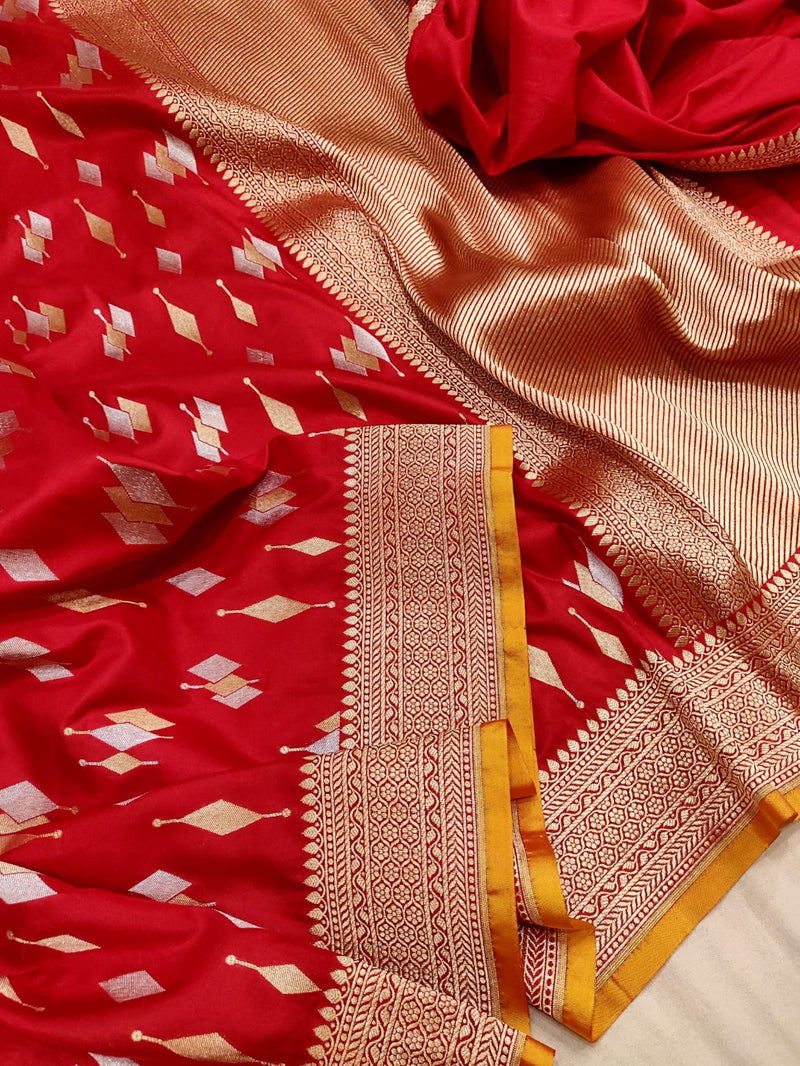 Red colour Pure Katan Silk Handwoven Banarasi Saree